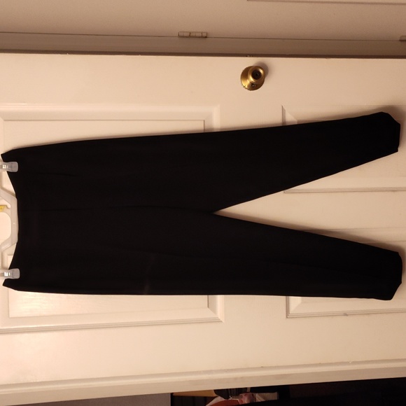 Suits - Picture 3 of 4